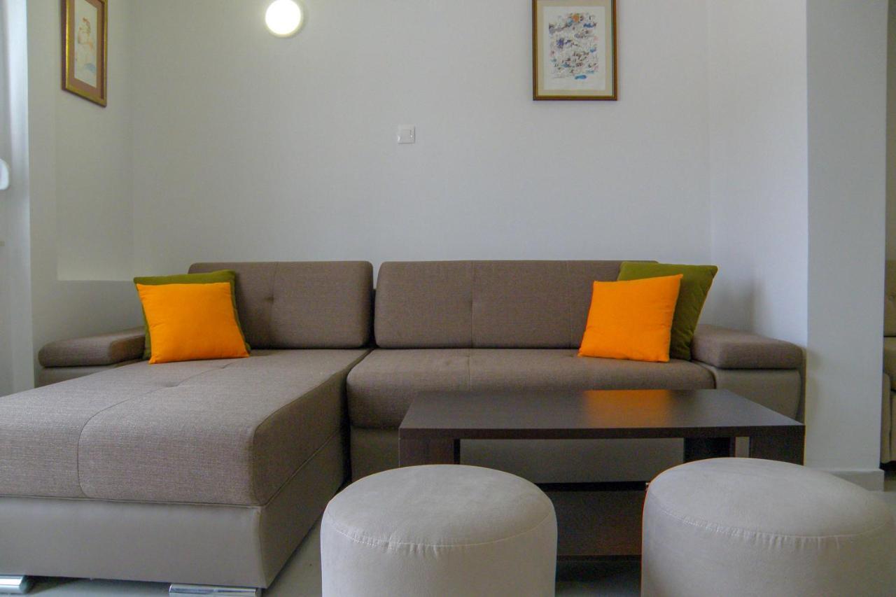 Lada Apartmani Novalja Exterior photo
